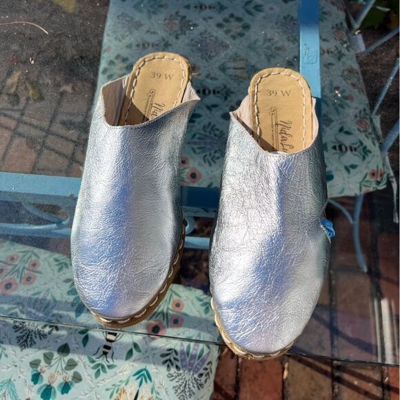 Nida Lu Handmade Antalya Metallic Leather Mules NWT - Picture 3 of 8